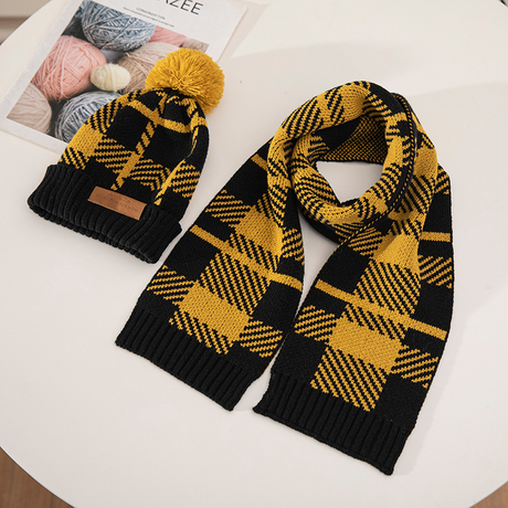 Morden Style 2-Pieces Scarves Scarfs for Winter Hat Women Wholesale Top Plaid Knitted Warm Scarf Set with POM POM